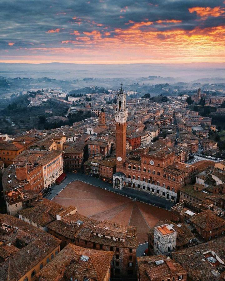 La Dolce Vita Studio With Free Private Parking Siena Luaran gambar