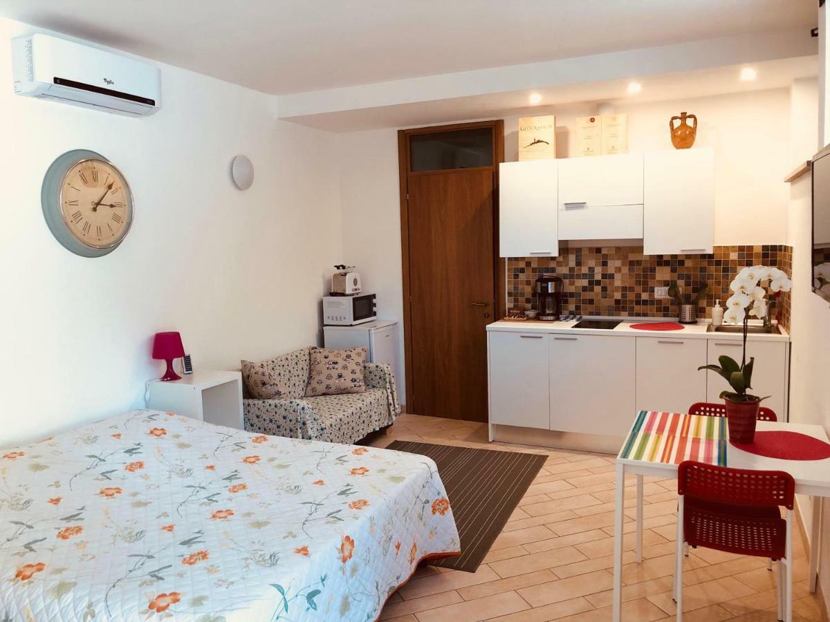 La Dolce Vita Studio With Free Private Parking Siena Luaran gambar