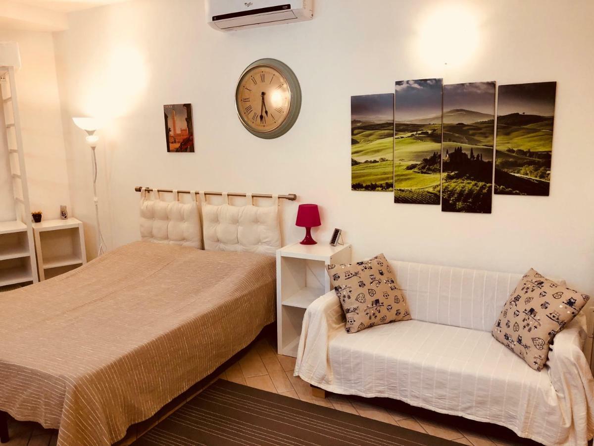 La Dolce Vita Studio With Free Private Parking Siena Luaran gambar