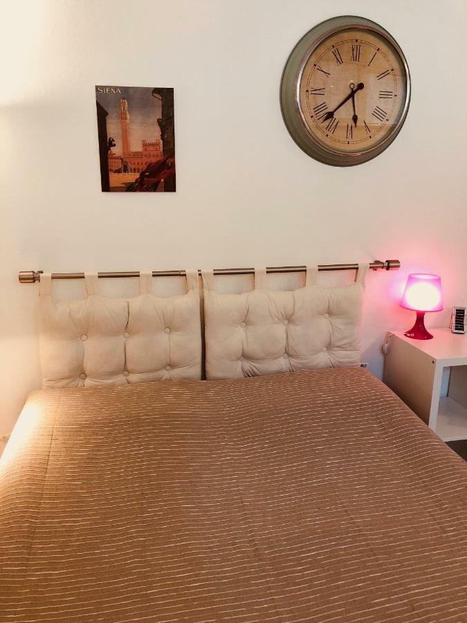 La Dolce Vita Studio With Free Private Parking Siena Luaran gambar